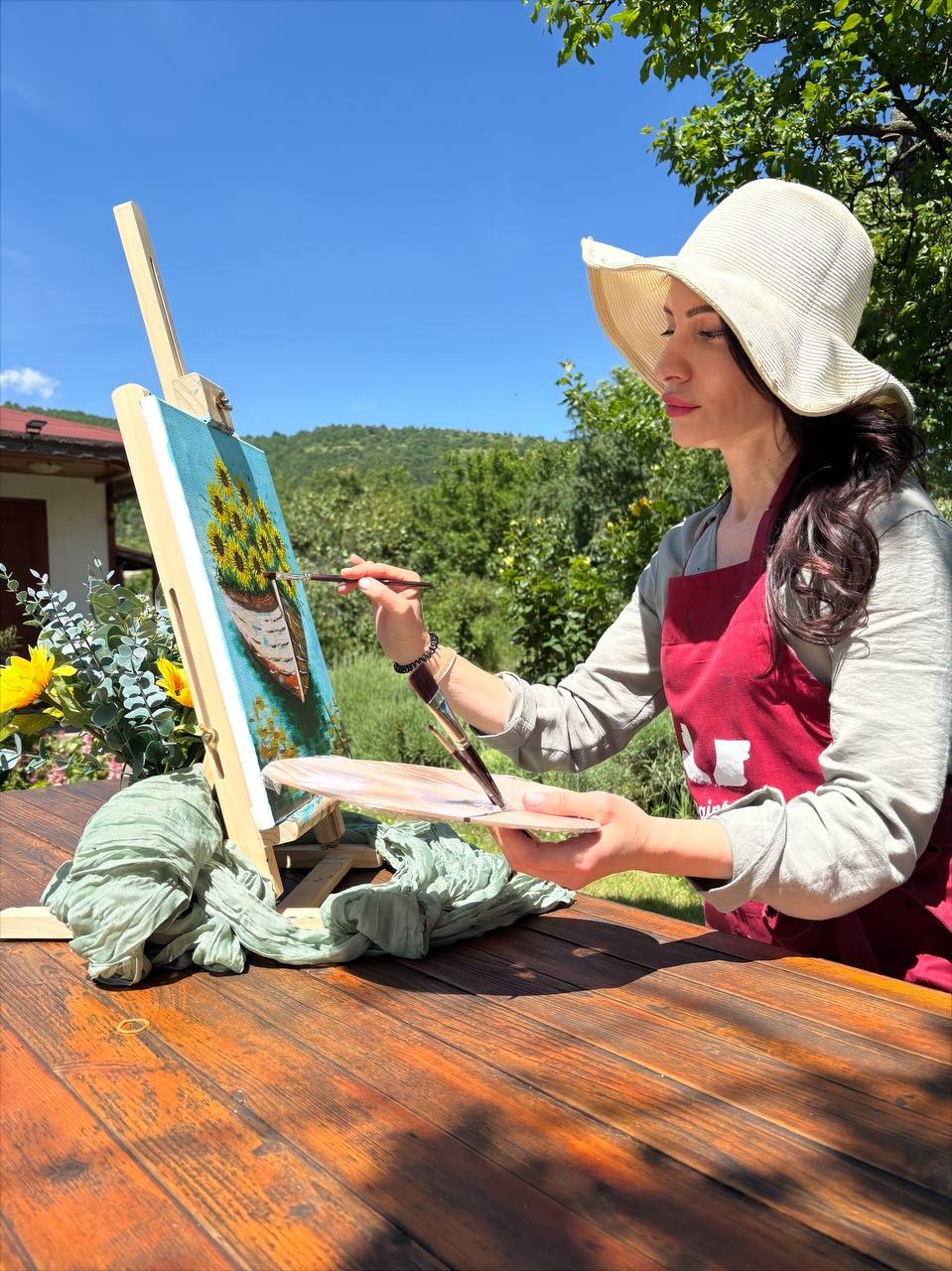 Plein air рисуване сред лавандулови и
  розови градини в Булаира